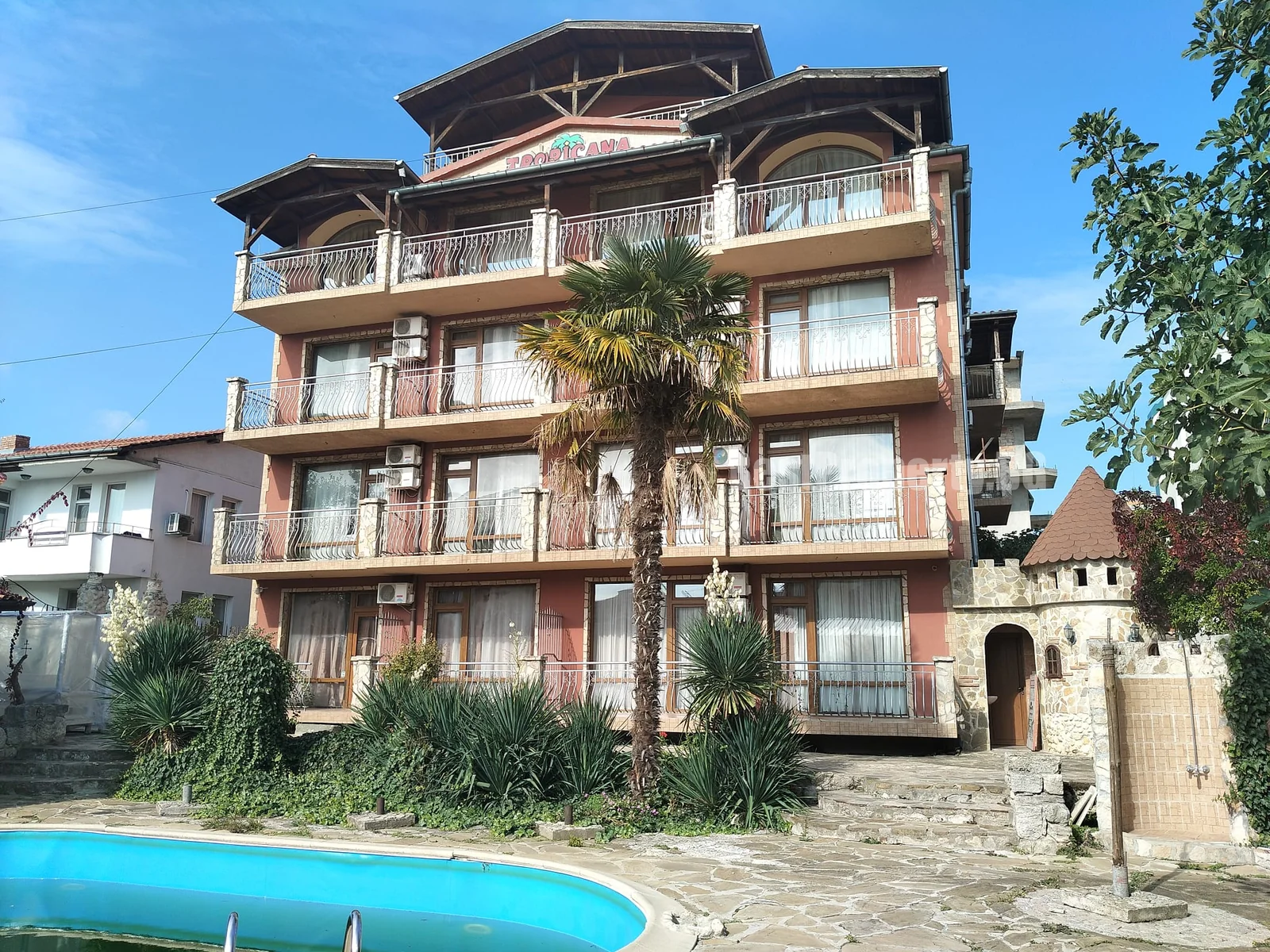 Hotel z 29 pokojami, basenem i restauracją 300 m od morza – Ravda, 1065 m² – Ravda