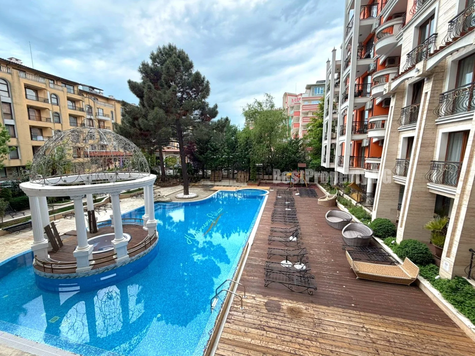 Komfortowy apartament 48 m² z widokiem na basen - Harmony Palace – Słoneczny Brzeg
