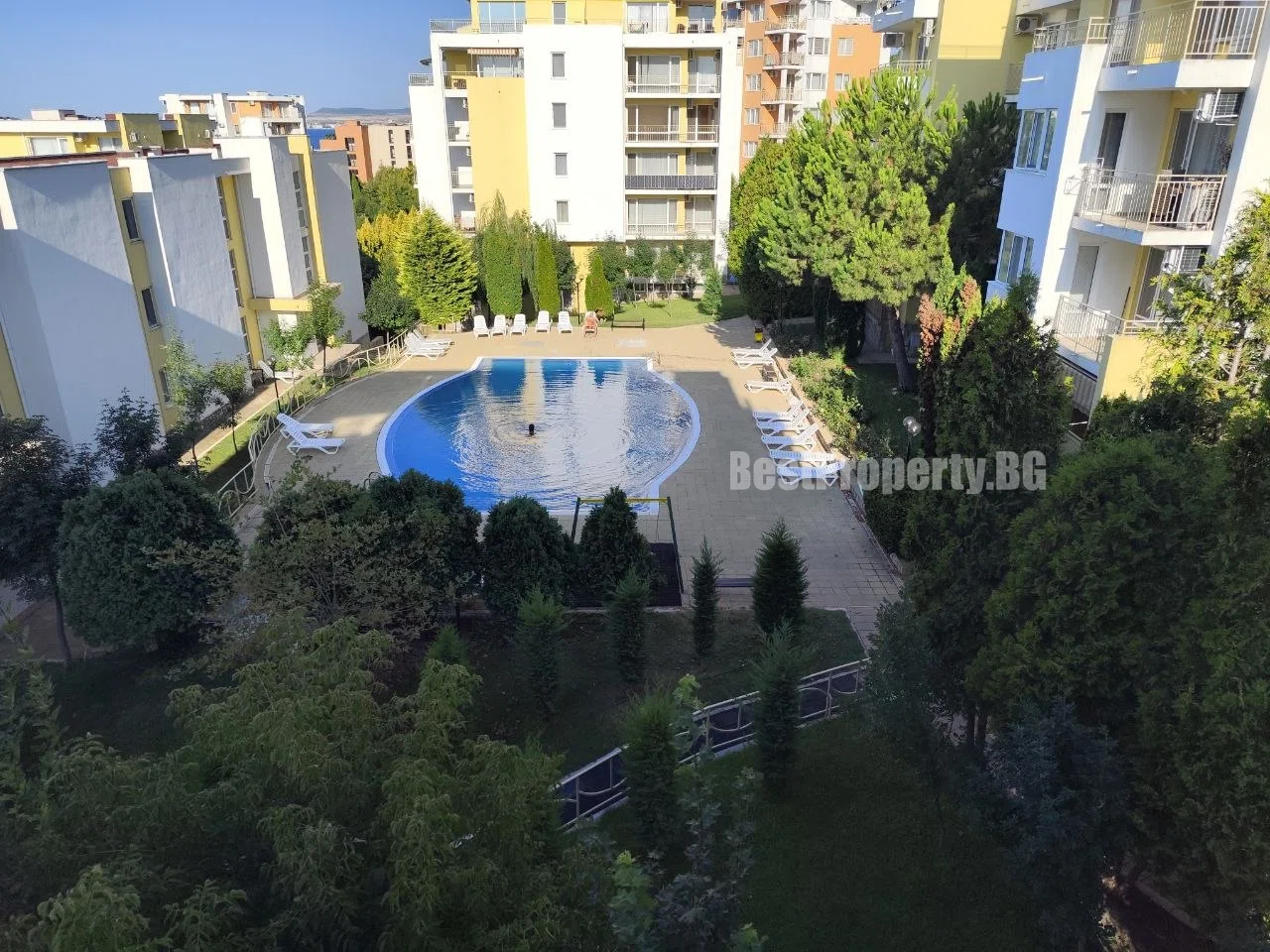 Przestronny apartament 75,2 m² z 1 sypialnią i widokiem na morze – Crown Fort Club, Święty Włas – Święty Włas