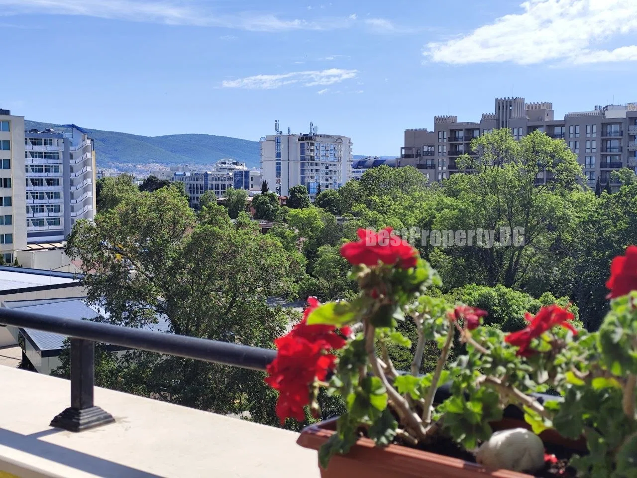 Przestronny apartament 90 m² z 1 sypialnią i panoramicznym widokiem na góry – Sapphire 2, Słoneczny Brzeg – Słoneczny Brzeg