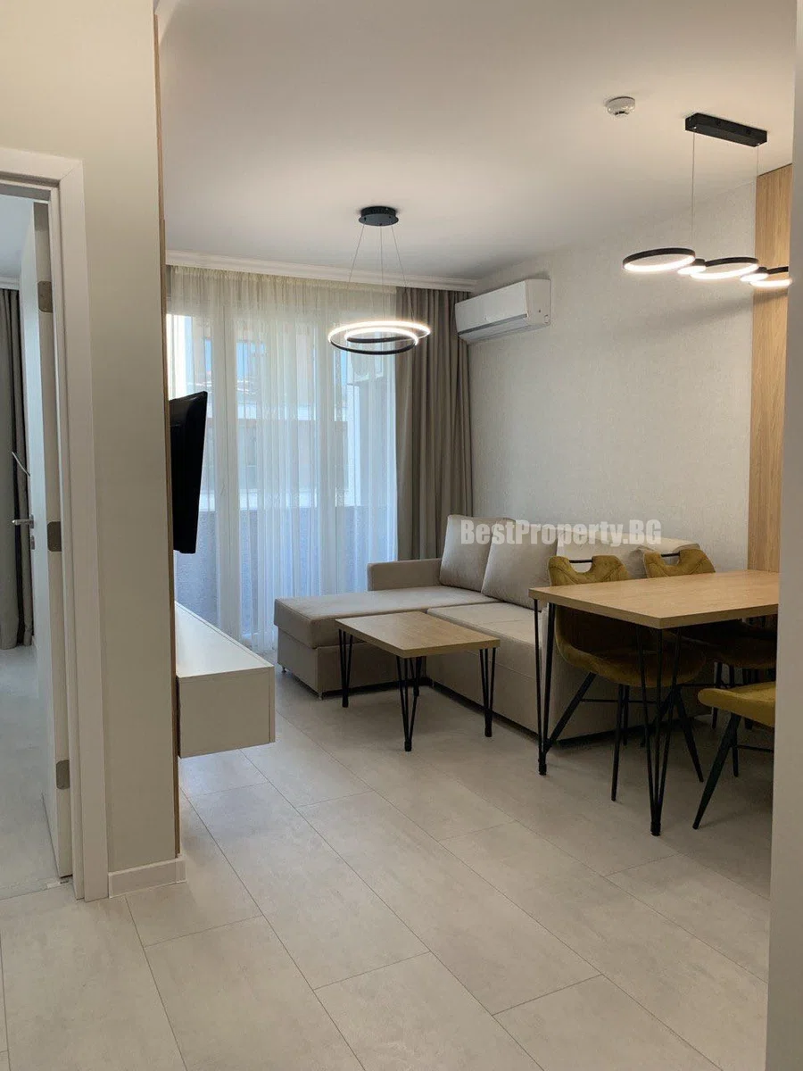 Umeblowany apartament 57,1 m² z 1 sypialnią i widokiem na basen – Domenico, Słoneczny Brzeg – Słoneczny Brzeg