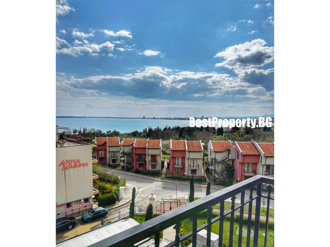 🌅 Nowoczesny apartament z widokiem na morze w Sveti Vlas – Święty Włas