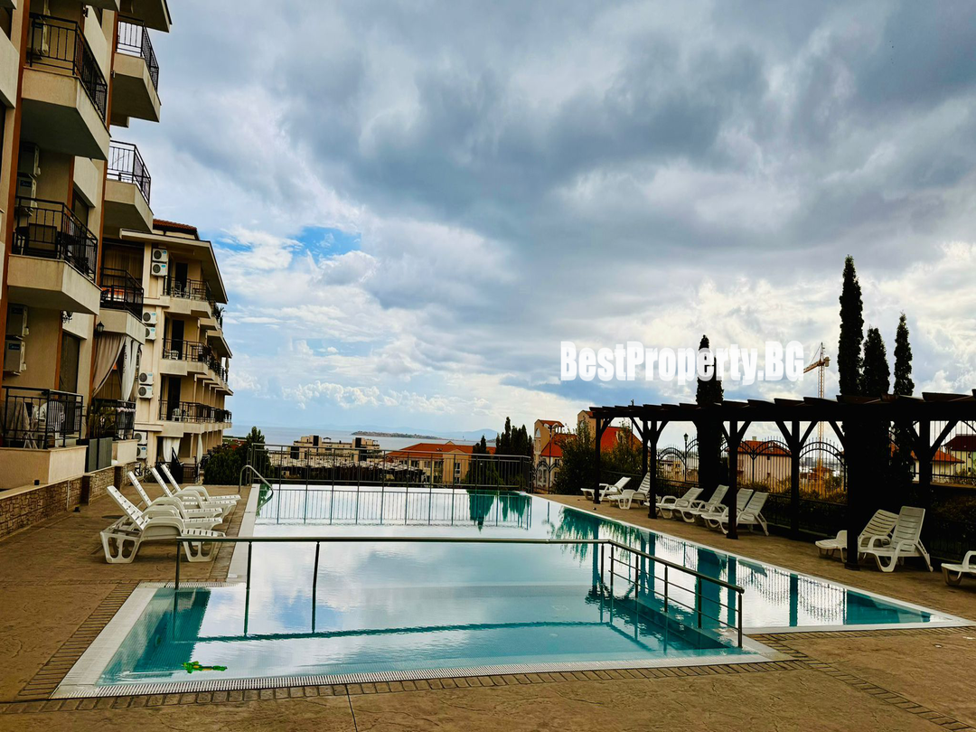 Komfortowy apartament z dużym balkonem w kompleksie z basenem – Macon Residence 2 – Święty Włas