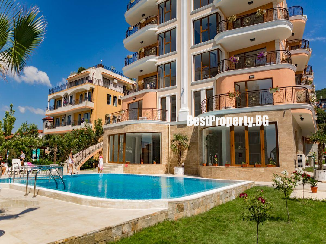 Elegancki apartament z 2 sypialniami – Phoenix – Święty Włas