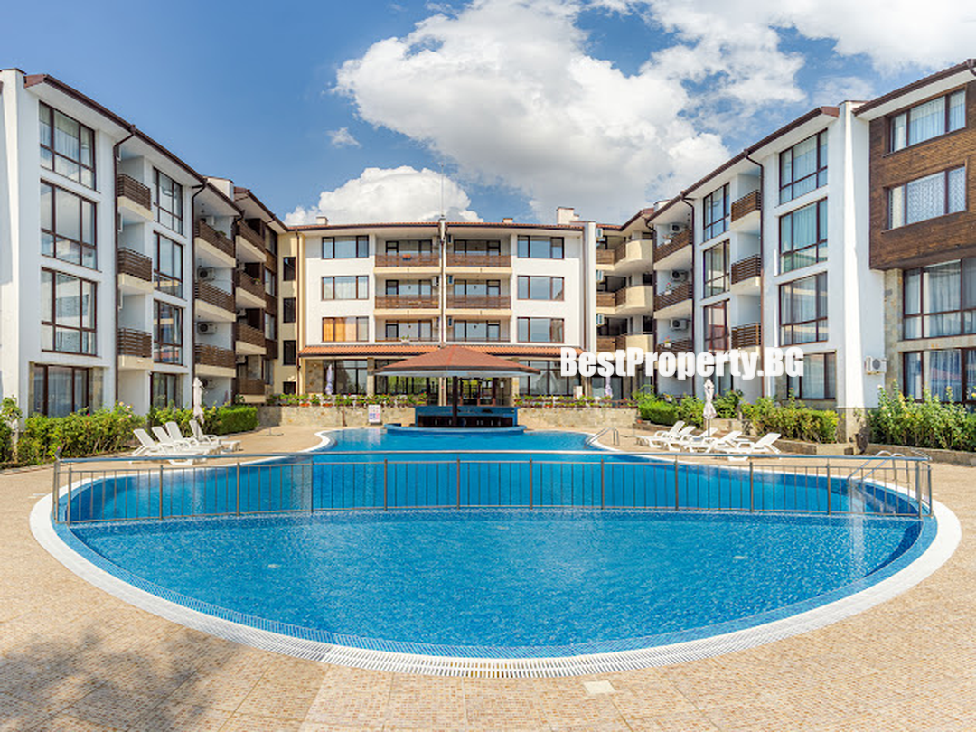 Przestronny apartament 147 m² z tarasem i widokiem na basen – VIYANA – Nessebar