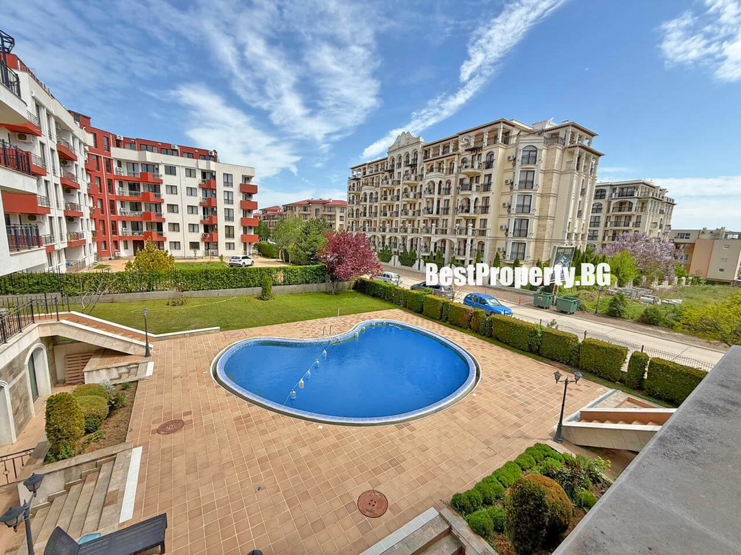 Komfortowy apartament 51 m² z balkonem i widokiem na basen – South Bay – Święty Włas