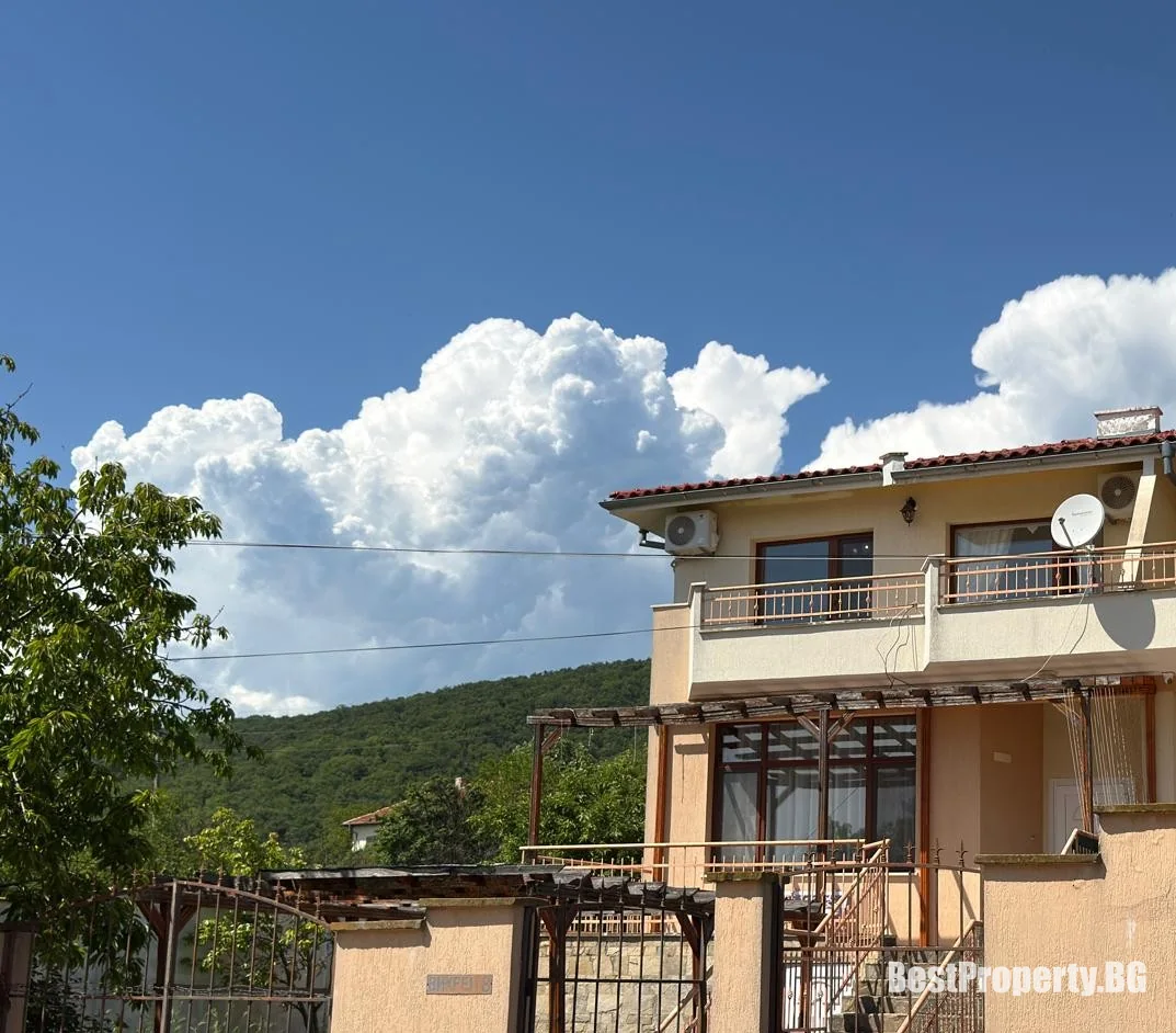 Dom na sprzedaż w Koszarica – Koszarica