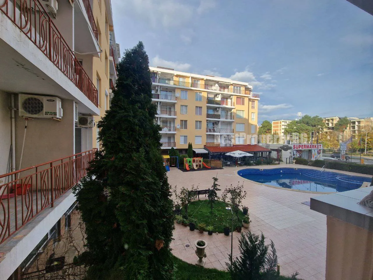 Apartament z 2 sypialniami i widokiem na basen – Sunny Day 1 – Domyślne miasto