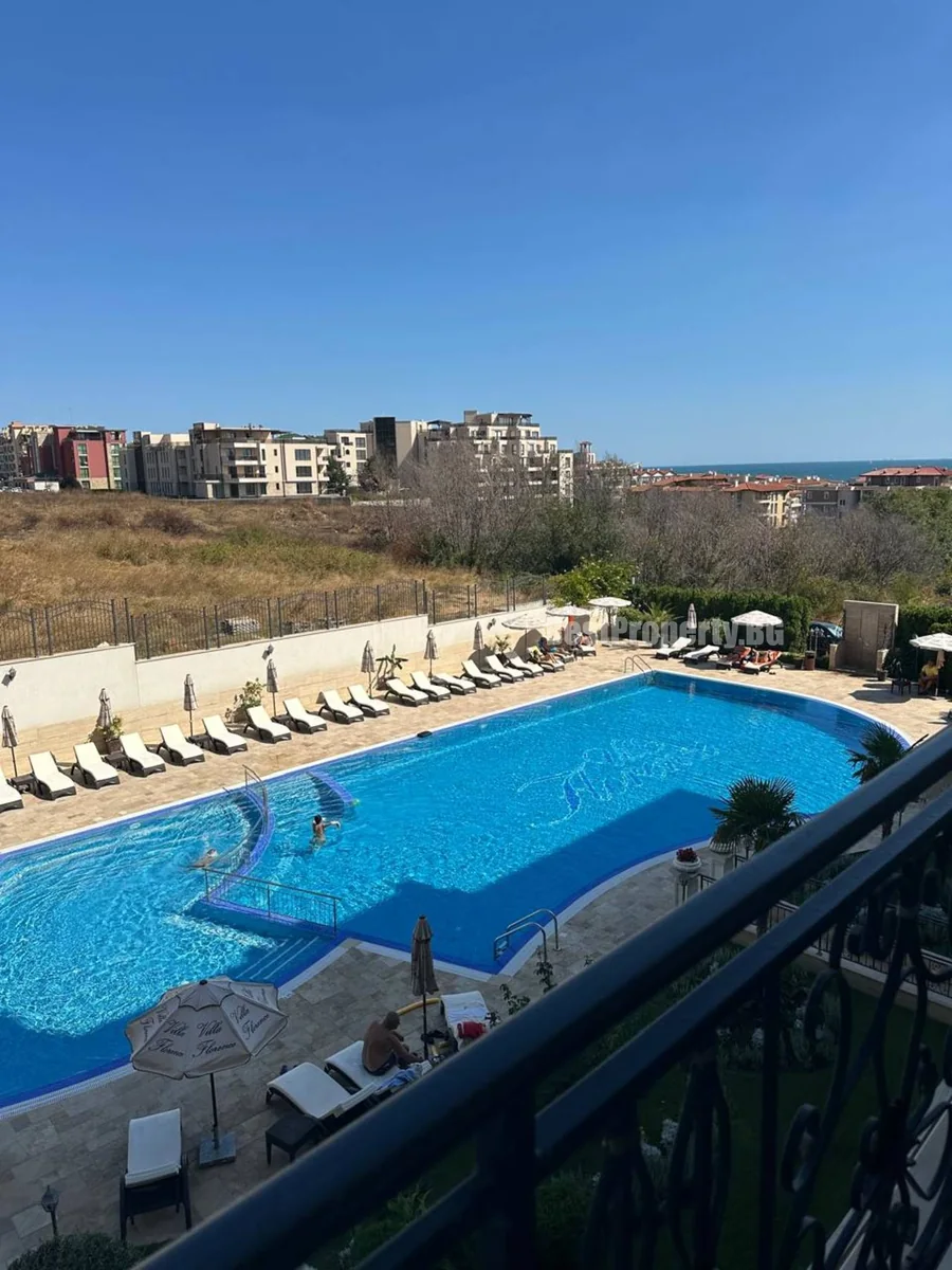 Luksusowy apartament z 2 sypialniami w kompleksie Villa Florence – Święty Włas