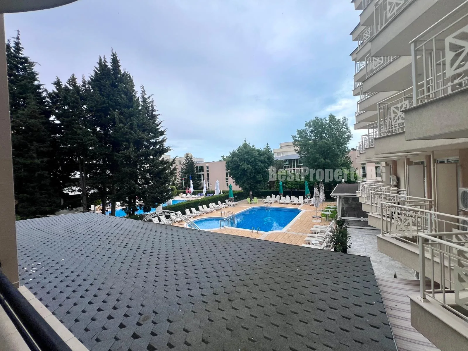 Przestronny apartament z 1 sypialnią i widokiem na basen – Karlovo 17 – Słoneczny Brzeg