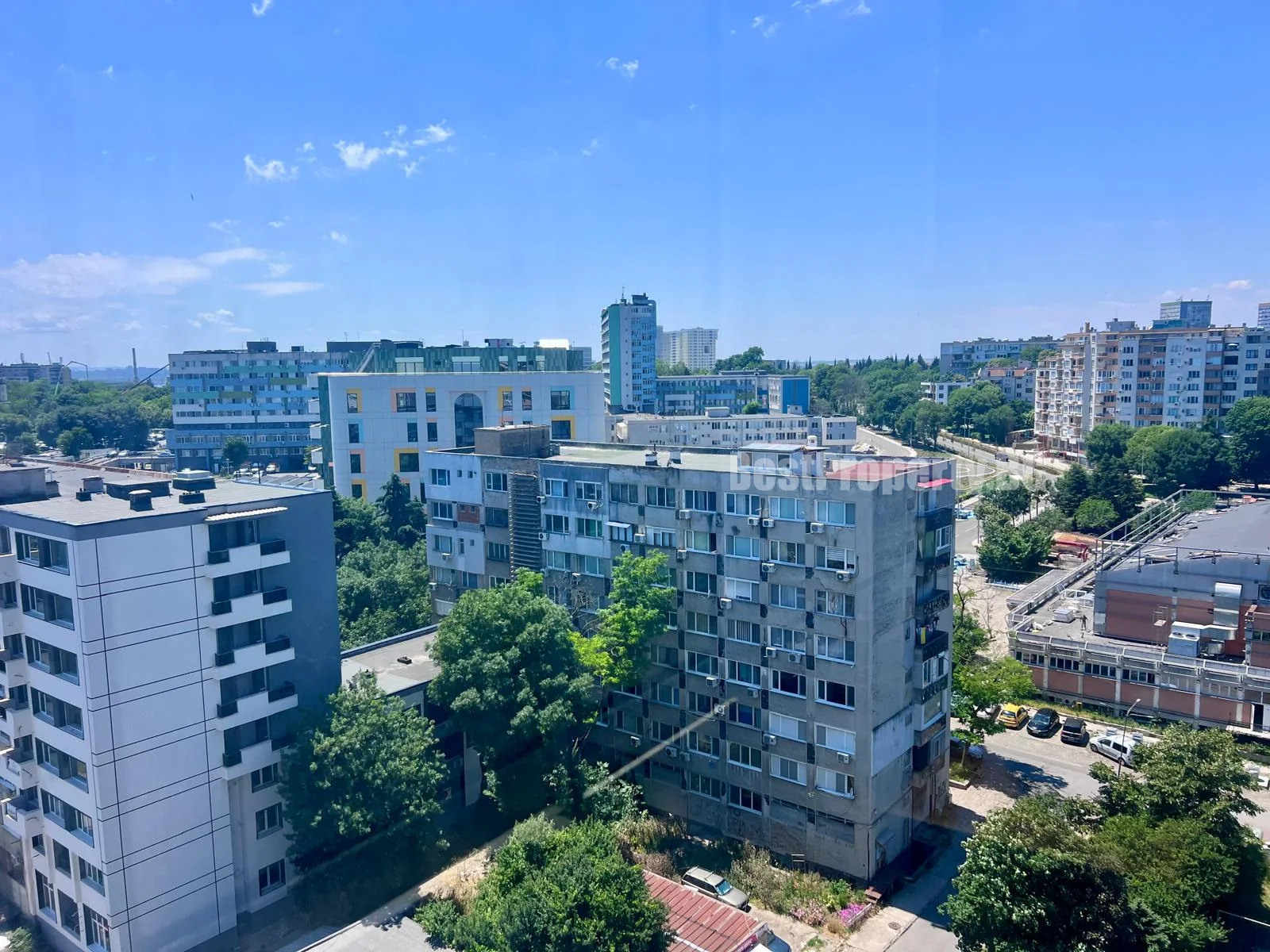 Umeblowany apartament z 1 sypialnią i przeszklonym balkonem – Zornitsa – Burgas