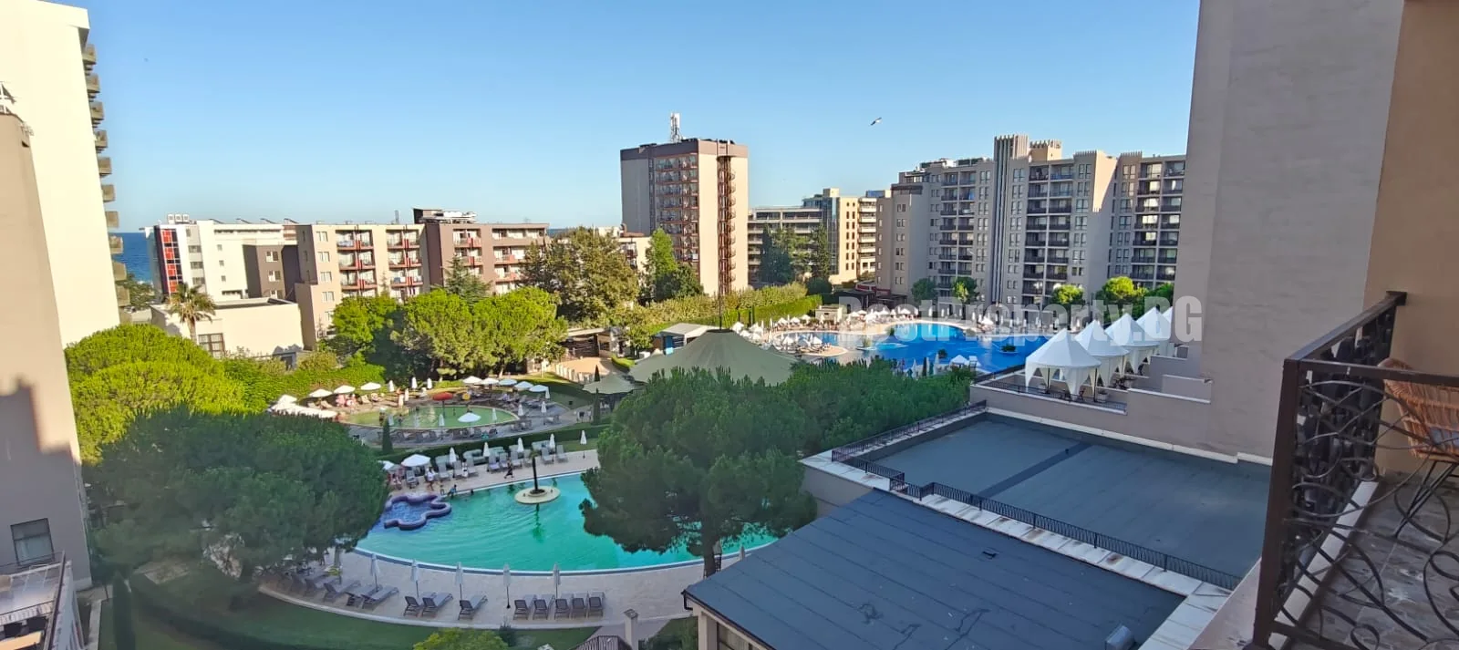 Komfortowe mieszkanie na 5. piętrze z balkonem i widokiem na basen – Royal Beach Barcelo – Słoneczny Brzeg
