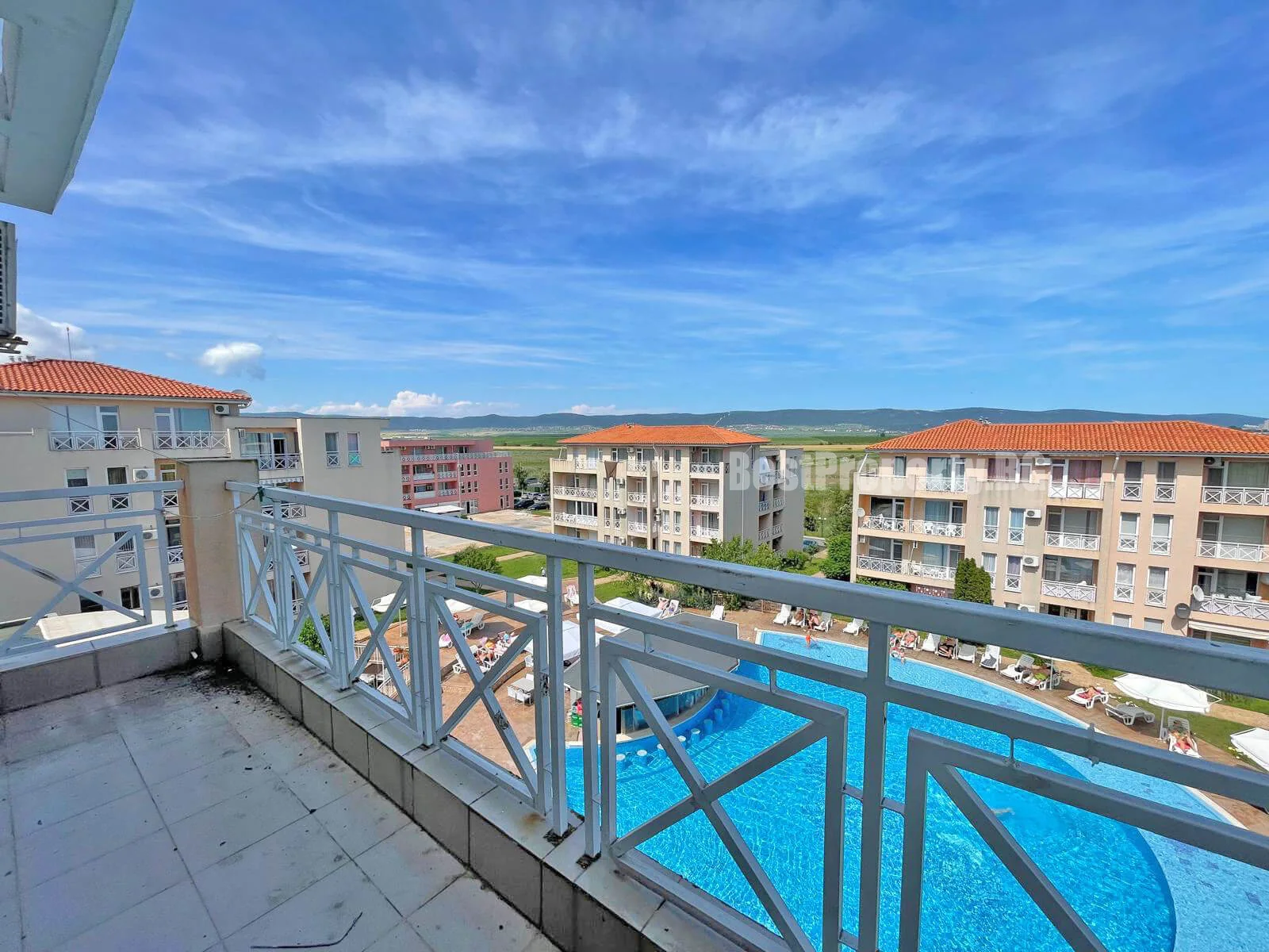 Komfortowy apartament 43 m² z widokiem na basen – Sunny Day 6 – Słoneczny Brzeg