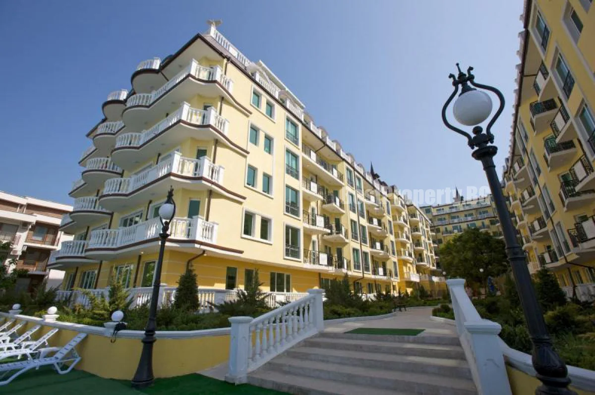 Umeblowany apartament 66 m² z widokiem na morze – Amore Beach, Elenite – Elenite