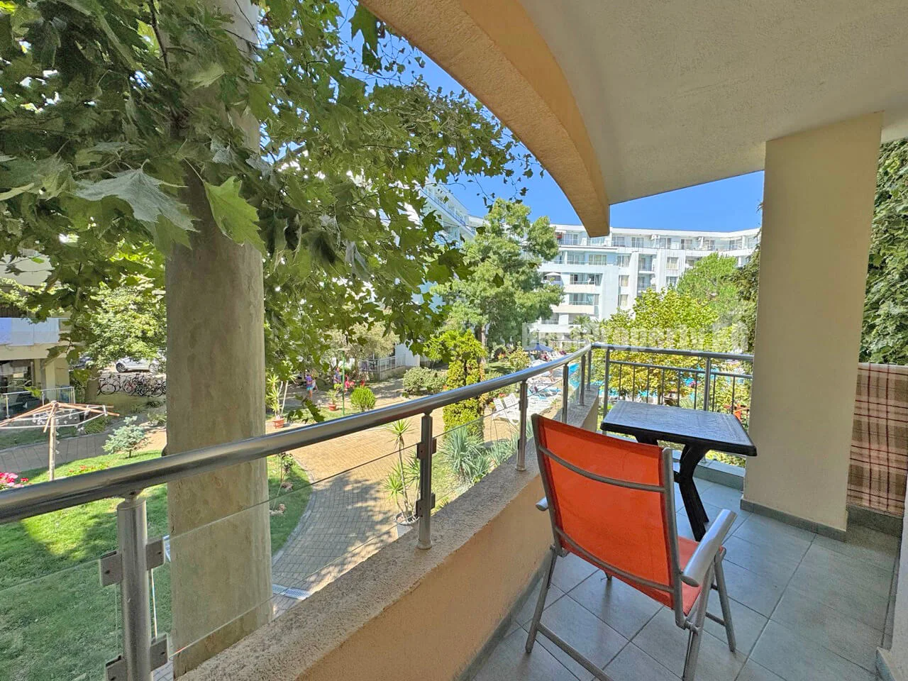 Przestronny apartament z 1 sypialnią i widokiem na basen – Yassen, 70 m² – Słoneczny Brzeg