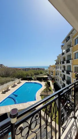Przestronny apartament z widokiem na morze, góry i basen – Villa Florence